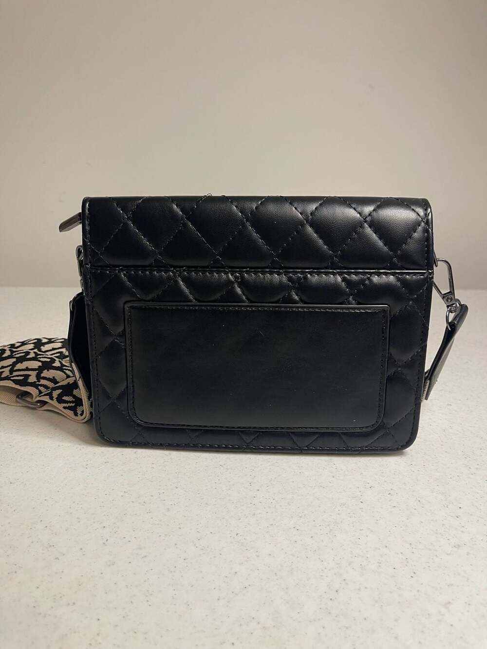 NEW - Black Quilted Faux Leather Crossbody Bag w Patterned Wide Strap - Picture 2 of 7